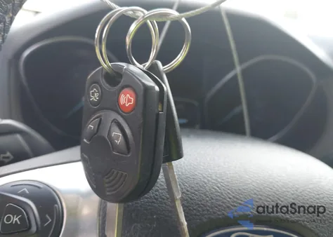 2012 Ford Focus Sel z USA, uszkodzony, nr VIN 1FAHP3M21CL168640